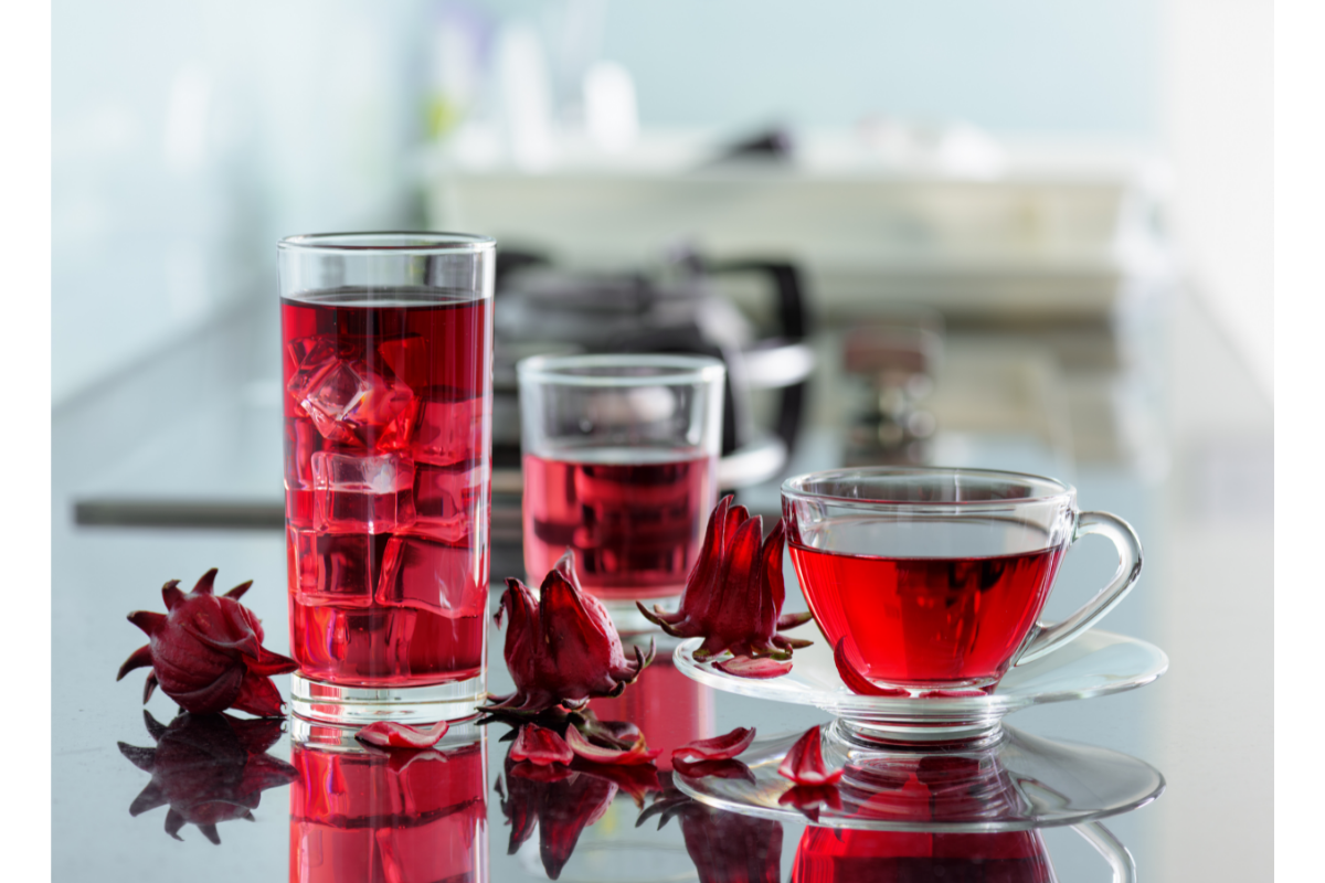 Chá de hibisco: 9 motivos para você consumir