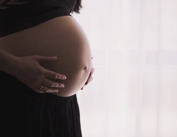 Dor na barriga na gravidez: O que pode ser?